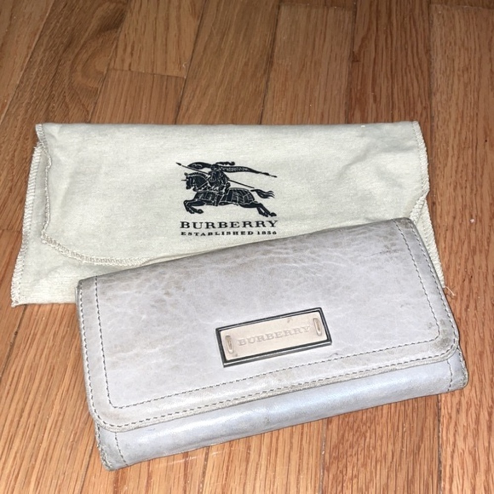 Burberry wallet